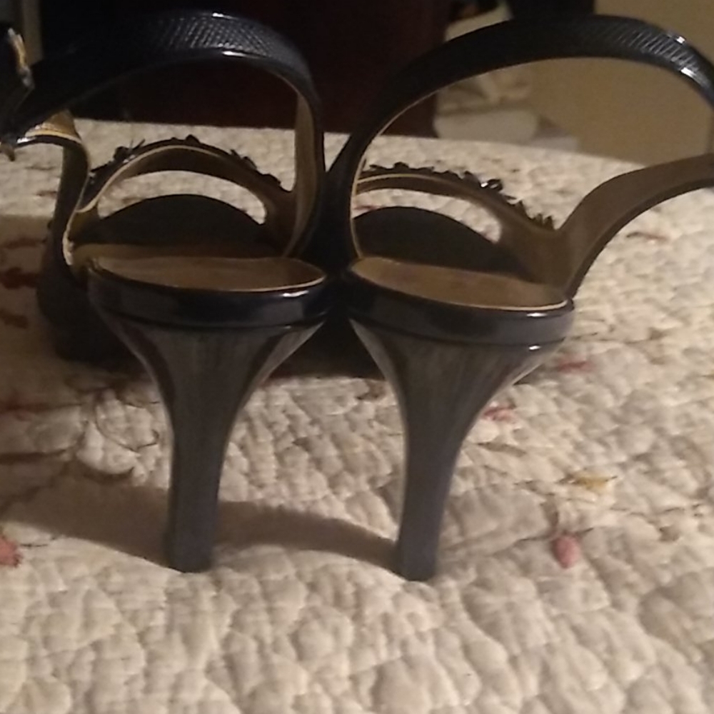 Karen Scott Navy Heels with Floral Accents - Picture 3 of 5